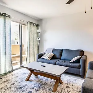 Contemporary In Hub Of Old Town Holiday home