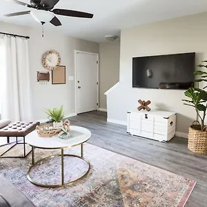 Updated In A Old Town Location Holiday home